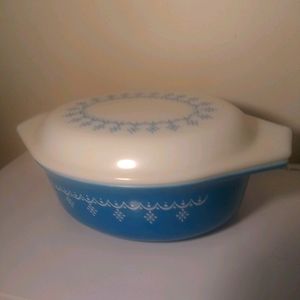 Pyrex Casserole dish